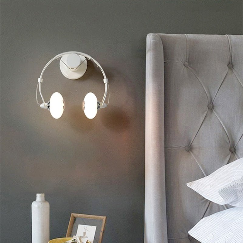 Lampe Murale LED Casque - Ambiance Musicale et Design Unique