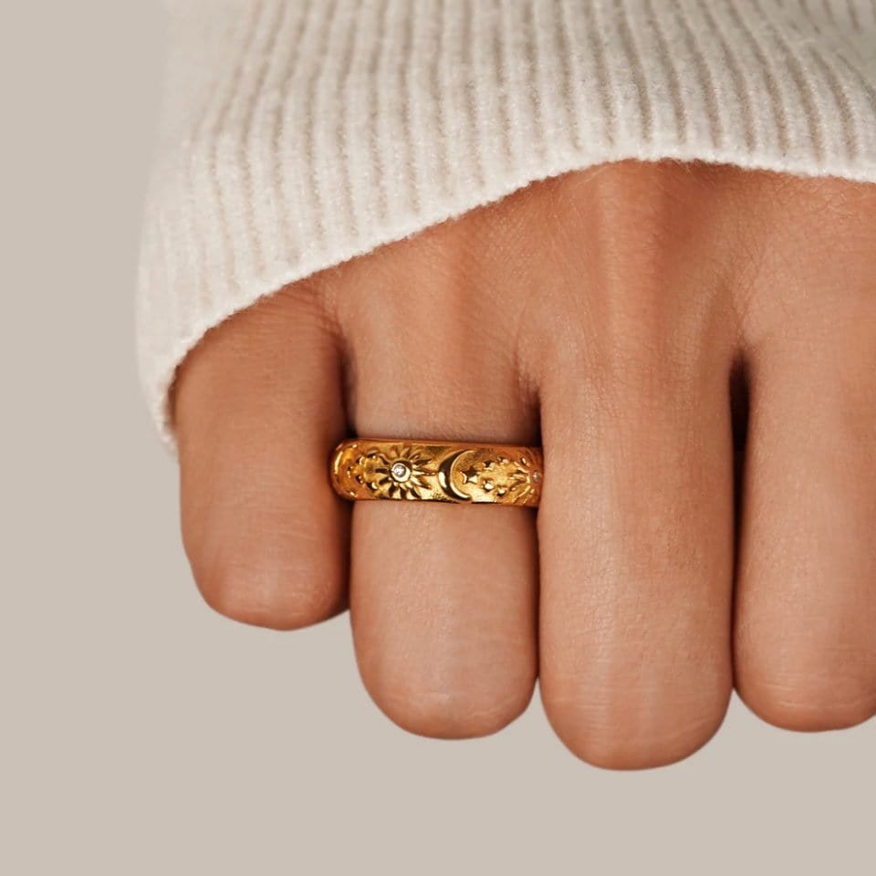 Bague plaquée or motifs astres éclat