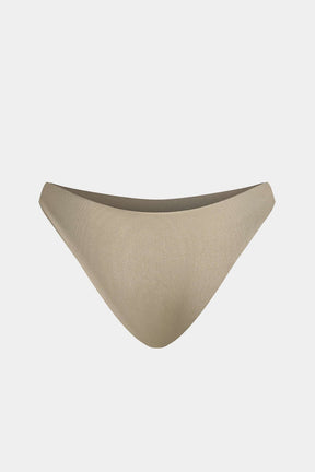 Bikini métallique doré vue arrière mer