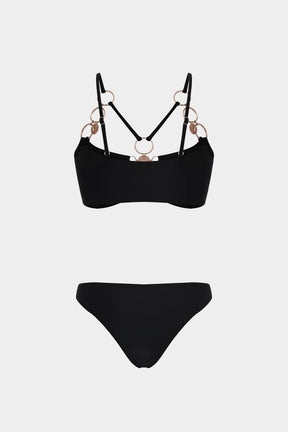 Bikini noir détail anneaux métalliques vague