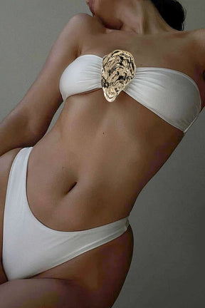 Bikini métallisé vue de face soleil