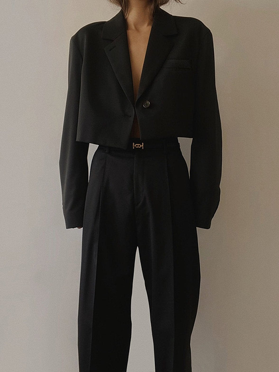 Blazer court noir élégant soleil