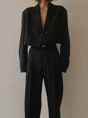 Blazer court noir élégant soleil