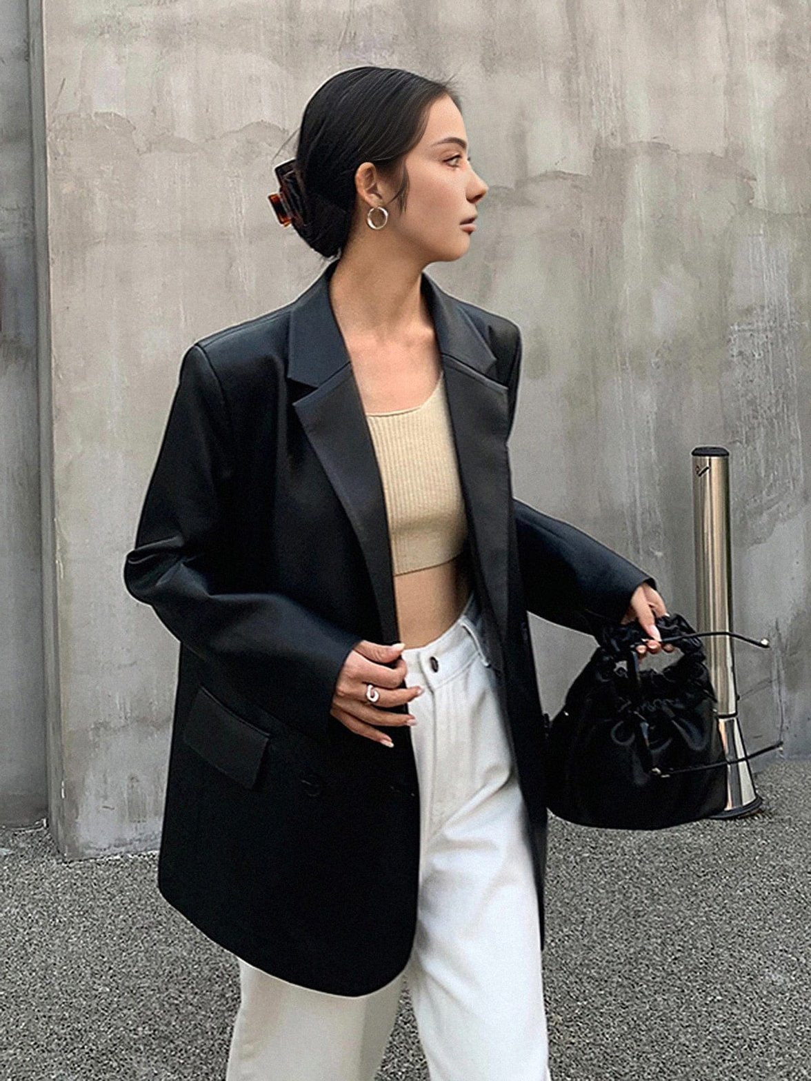 Blazer noir élégant vue de face harmonie