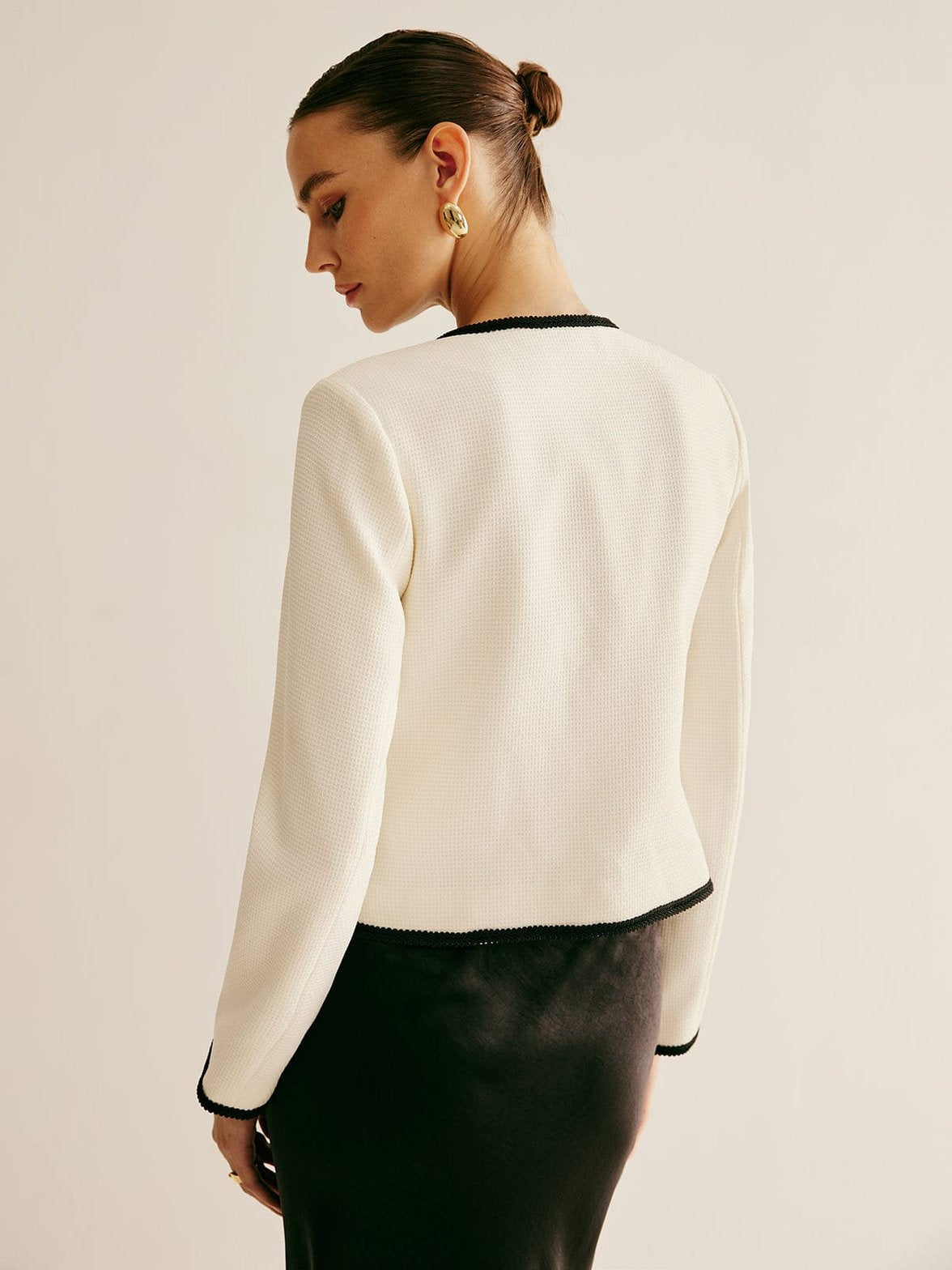 Blazer blanc à nœuds vue d'ensemble - Parfait