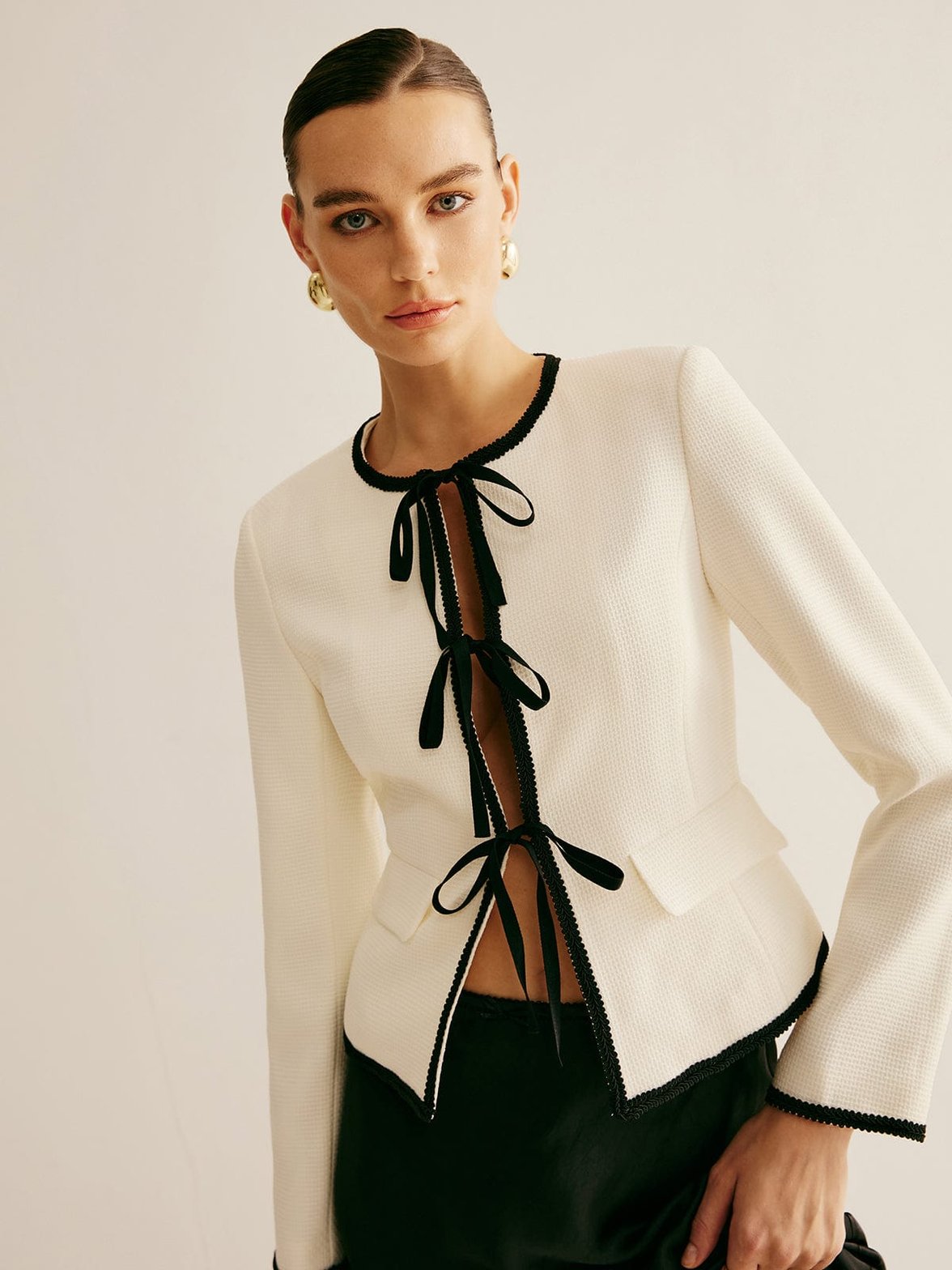Blazer blanc à nœuds détail manche - Chic