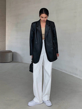 Blazer simili-cuir porté - Grâce