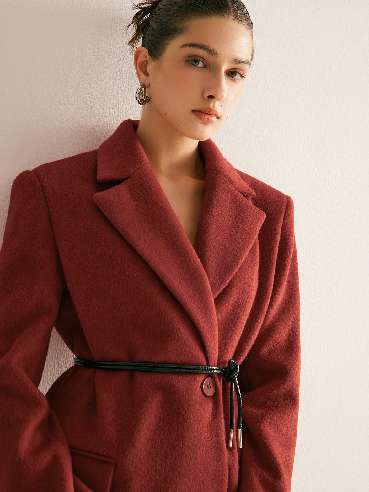 Blazer oversize bordeaux vue ceinture opale
