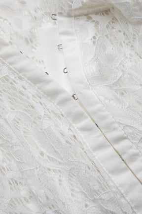 Blouse dentelle blanche vue de dos fleur