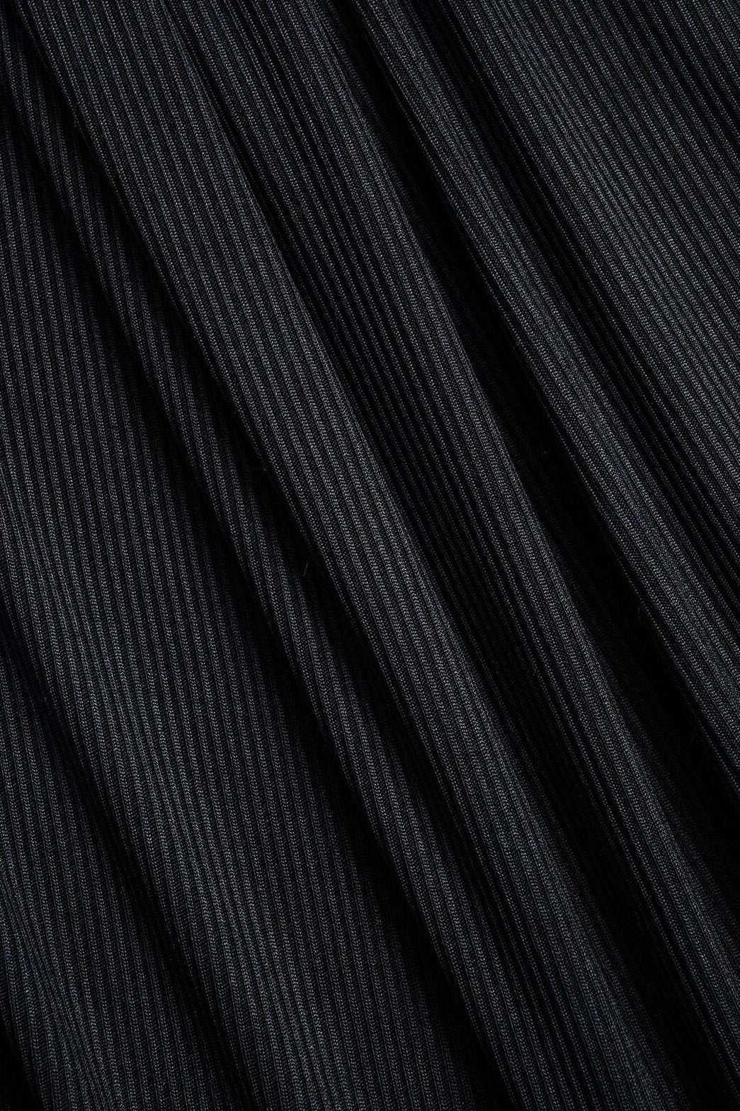 Body noir élégant vue latérale azure