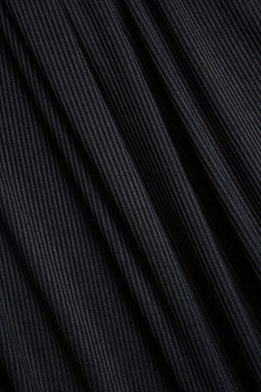 Body noir élégant vue latérale azure
