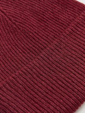 Bonnet bordeaux en laine vue détaillée confort