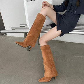 Bottes hautes en velours vue arrière - grâce