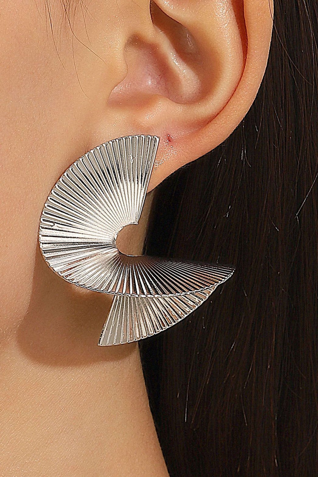 Boucles d'oreilles géométriques dorées lune