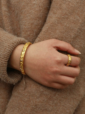 Bracelet plaqué or détail cristaux magique