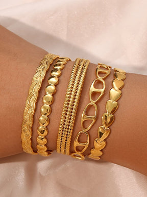 Bracelet doré avec motif cœur élégant passion