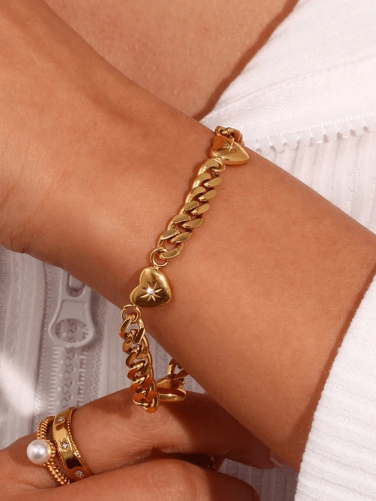 Bracelet chaîne cubaine dorée avec cœurs étincelant