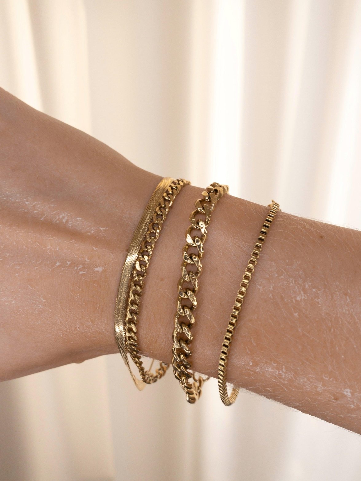 Bracelet chaîne cubaine dorée élégant soleil