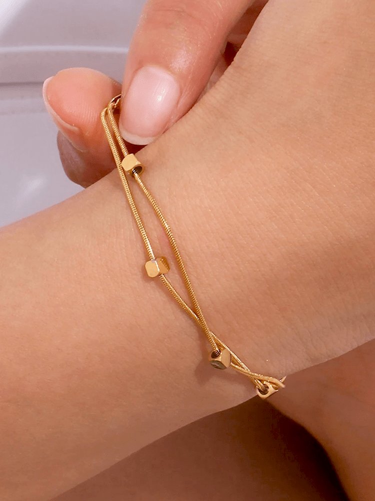 Bracelet chaîne serpent plaqué or porté élégance