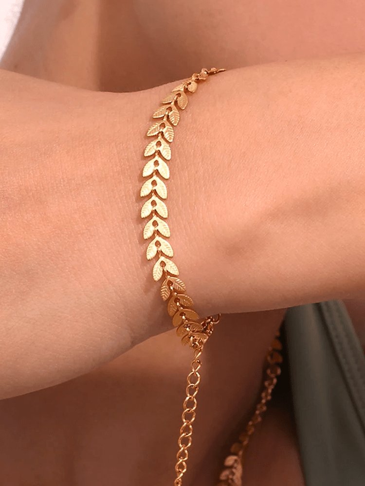 Bracelet feuilles dorées élégant harmonie