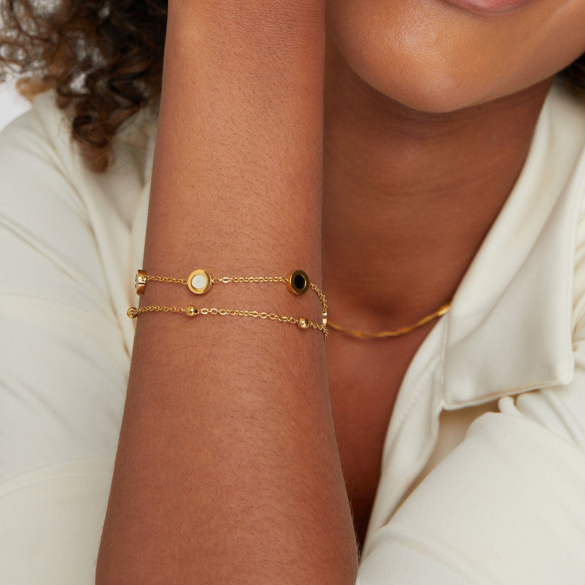 Détail du bracelet pierre onyx élégance