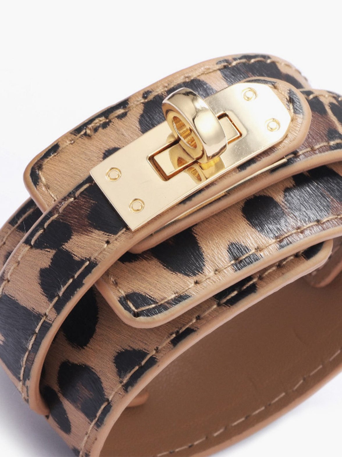 Bracelet léopard porté étoile