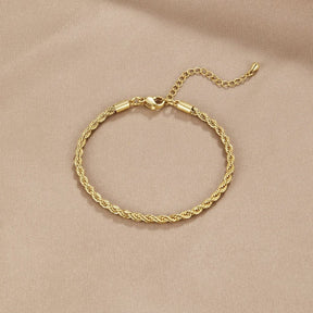 Bracelet torsadé or 18k vue rapprochée étoile