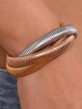 Bracelet serpent tricolore vue détaillée éclat