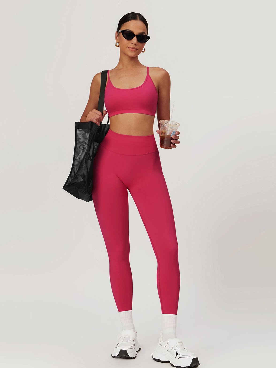 Brassière sport détail bretelles croisées nuage