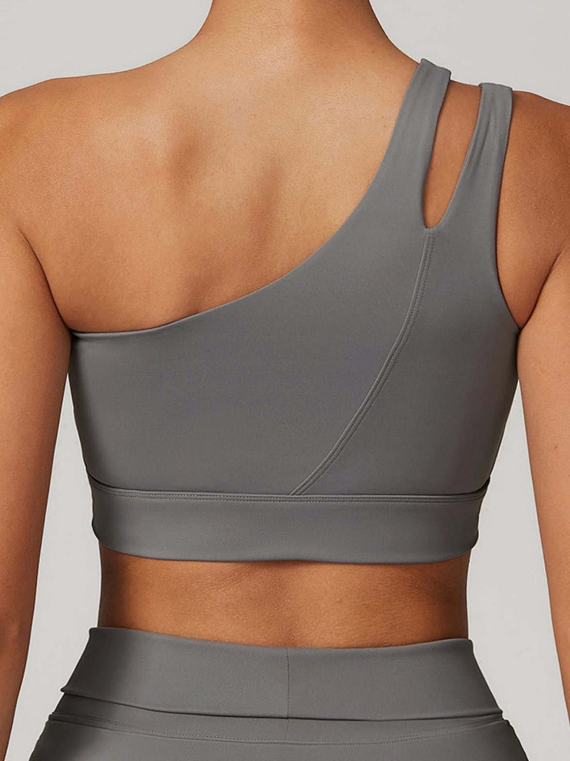 Brassière sport asymétrique vue complète arc