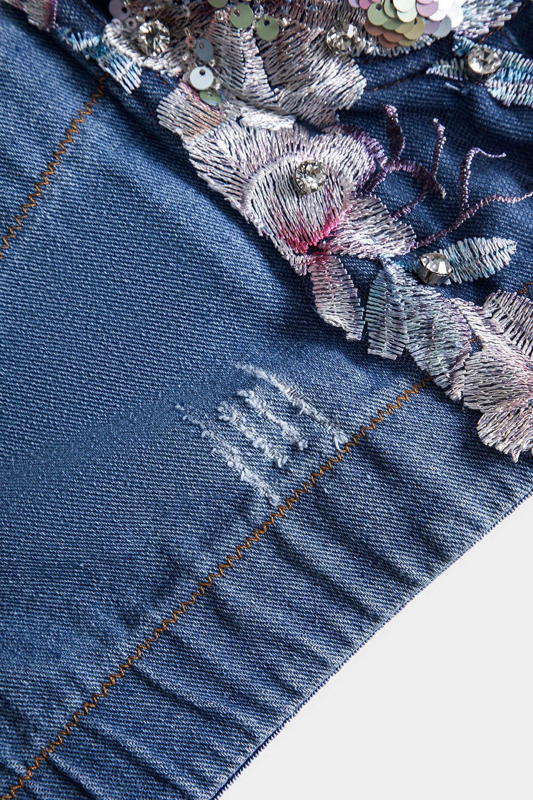 Bustier denim brodé vue ensemble arc-en-ciel