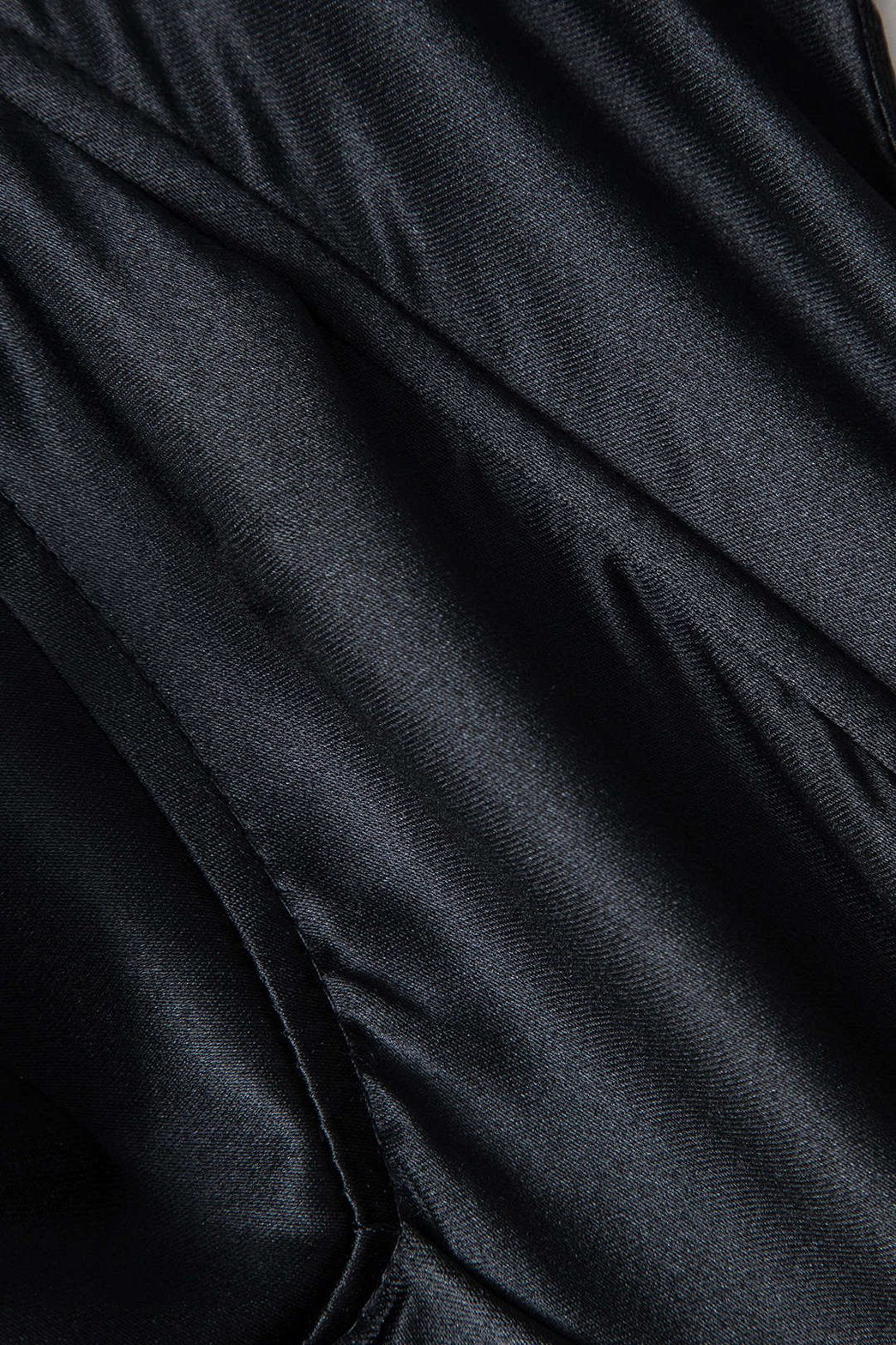 Bustier satin noir détail dos étoile