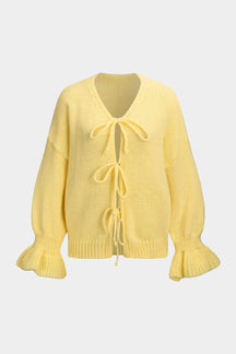 Cardigan tricoté à liens porté ouvert printemps