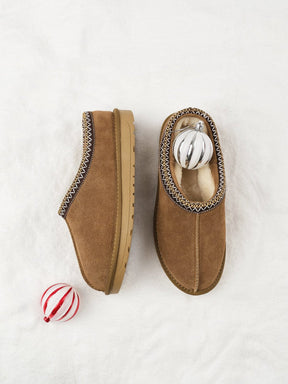 Chaussons fourrés en cuir marron doux