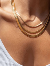 Collier chaîne serpent doré vue face harmonie