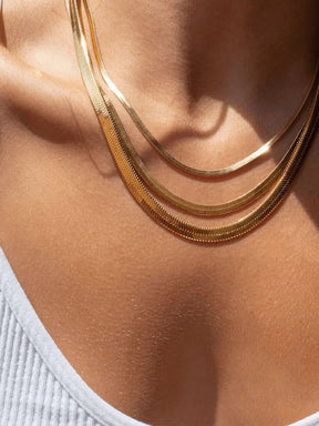 Collier chaîne serpent doré vue face harmonie