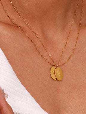 Pendentif fleur de naissance détail élégance