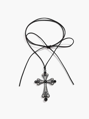 Pendentif croix gothique détail cristal enchanteur