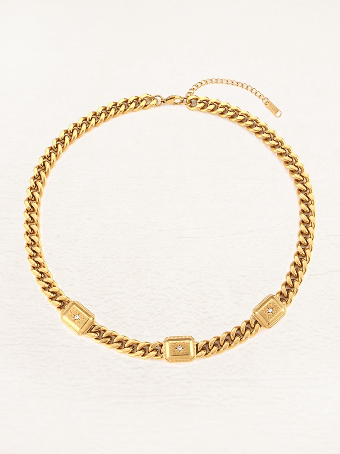 Collier Grace détail étoiles harmonie