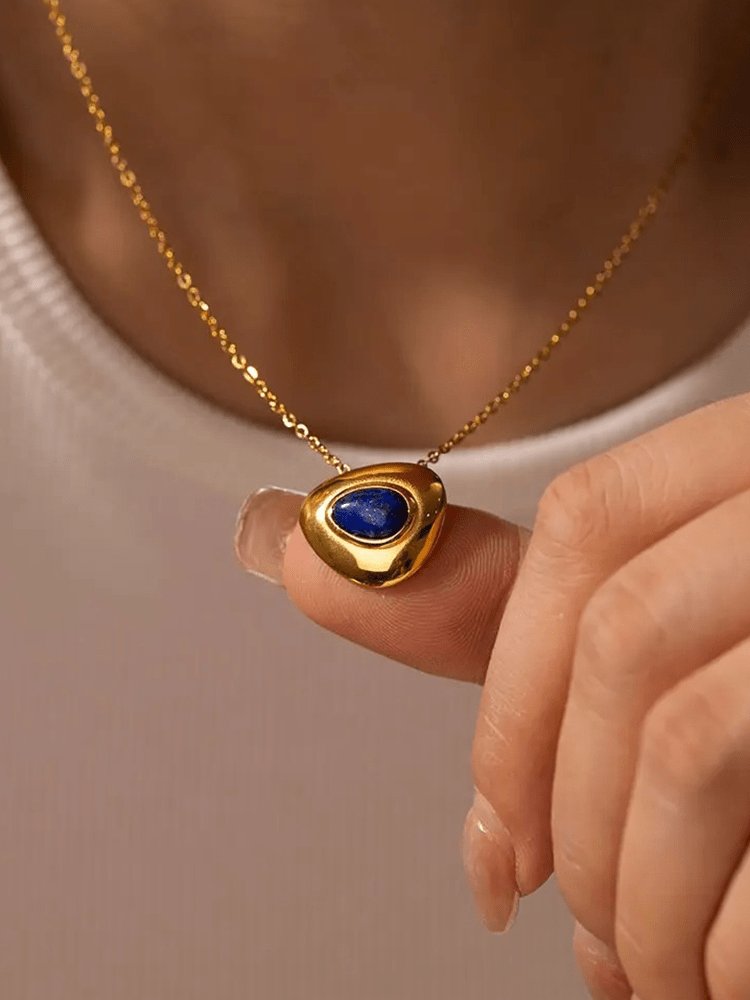 Collier lapis lazuli plaqué or vue de face étincelle
