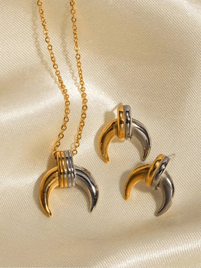 Détail pendentif lune or et argent cristal