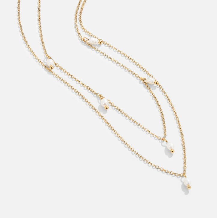 Vue rapprochée du collier multicouche grâce