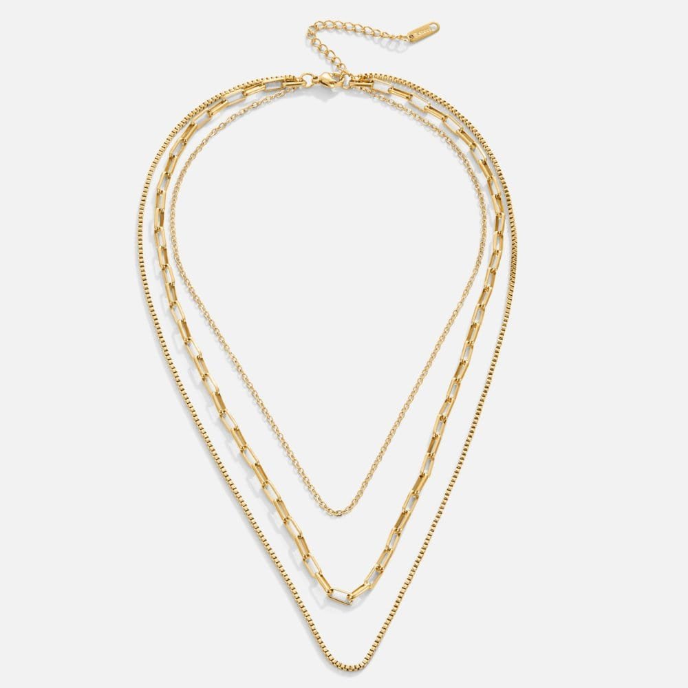 Détail des chaînes du collier multirangs cristal