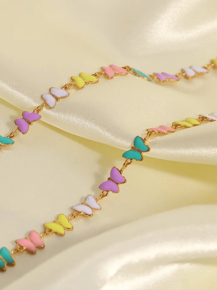 Détail du collier papillon douceur