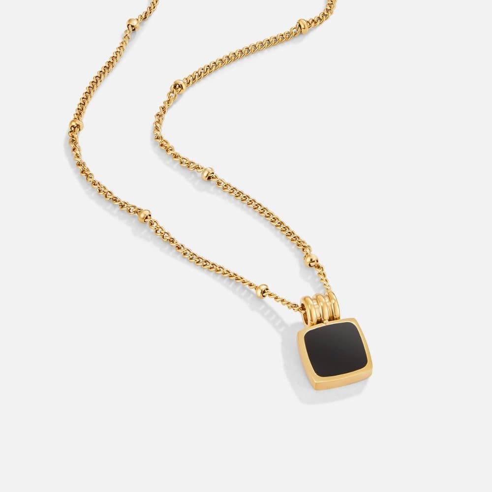Vue rapprochée du collier Lucia sublime
