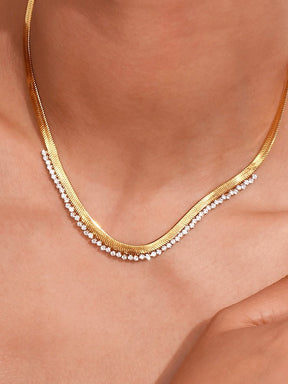 Collier serpent doré avec zircons étincelant majesté