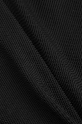 Détail des strass sur débardeur noir nuage