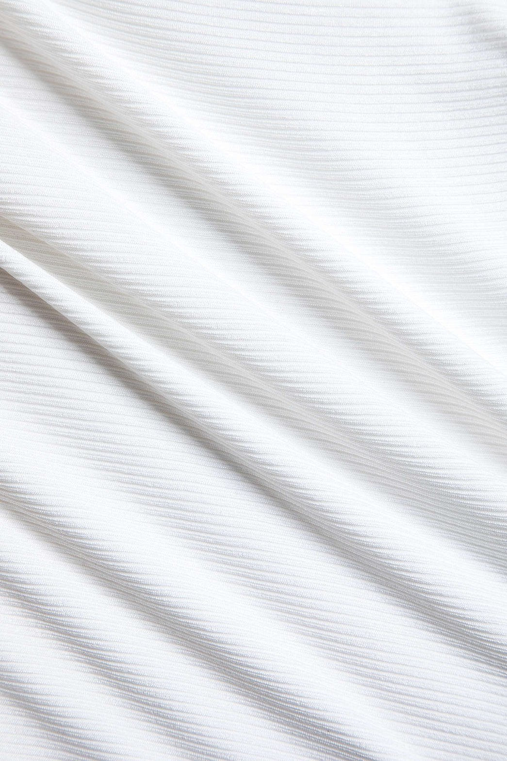 Débardeur sport blanc porté style nuage