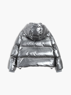 Détail capuche doudoune argentée rayonnante