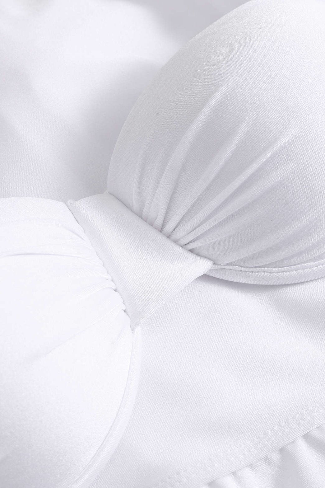 Bikini blanc élégant avec paréo assorti été